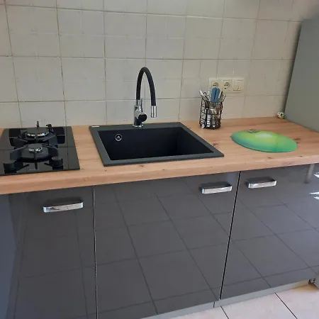 Iris I Ana דירה *