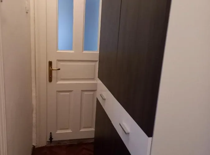 Iris I Ana Apartament *